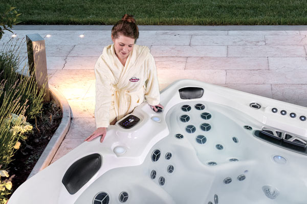 arctic spasⓇ: reinventing the energy efficient hot tub